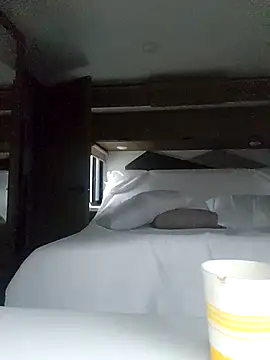 Hotredheadandtoungelasher online show from October 27, 2025, 7:48 pm