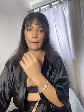 Snapshot of SaraVergara chatting on September 22, 2025, 4:57 pm SaraVergara online show from September 22, 2025, 4:57 pm