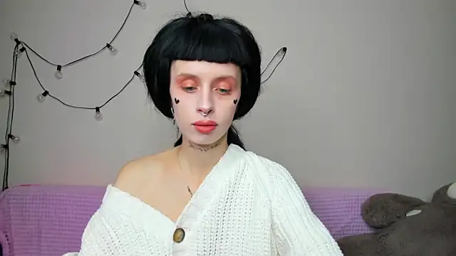 Snapshot of FlowerOfSin2001 chatting on October 10, 2025, 2:51 pm FlowerOfSin2001 online show from October 10, 2025, 2:51 pm