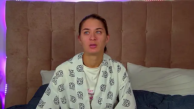 Snapshot of RachelSimpson chatting on September 17, 2025, 6:21 pm RachelSimpson online show from September 17, 2025, 6:21 pm