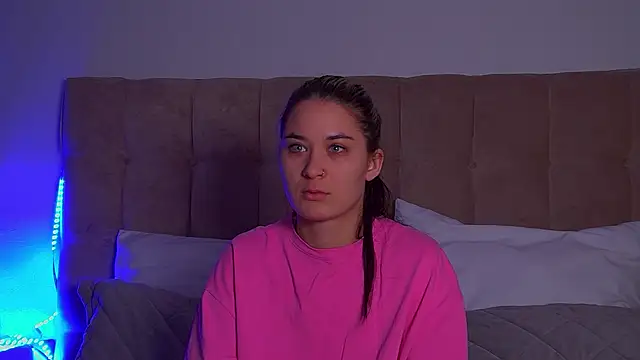 Snapshot of RachelSimpson chatting on March 11, 2025, 6:30 pm RachelSimpson online show from March 11, 2025, 6:30 pm