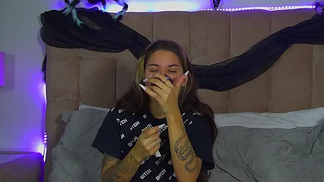 Snapshot of RachelSimpson chatting on October 31, 2025, 6:15 pm RachelSimpson online show from October 31, 2025, 6:15 pm