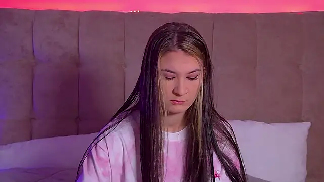 Snapshot of RachelSimpson chatting on February 27, 2025, 6:09 pm RachelSimpson online show from February 27, 2025, 6:09 pm