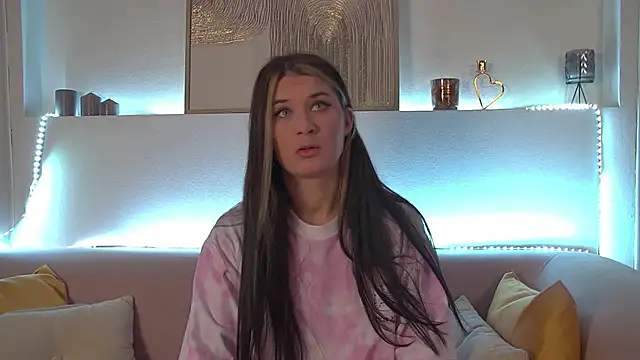 Snapshot of RachelSimpson chatting on February 23, 2025, 6:23 pm RachelSimpson online show from February 23, 2025, 6:23 pm