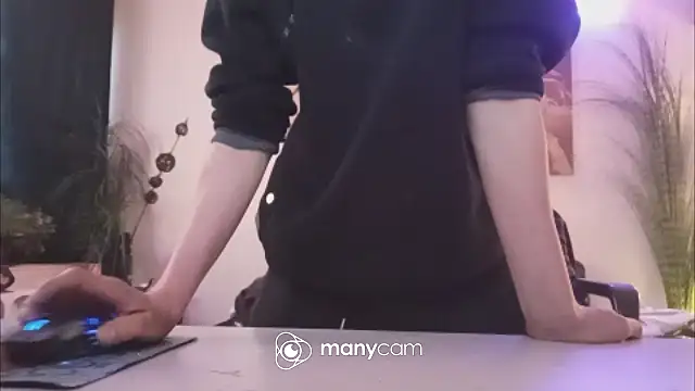 Snapshot of der_dino30 chatting on April 14, 2026, 4:39 am der dino30 online show from April 14, 2026, 4:39 am