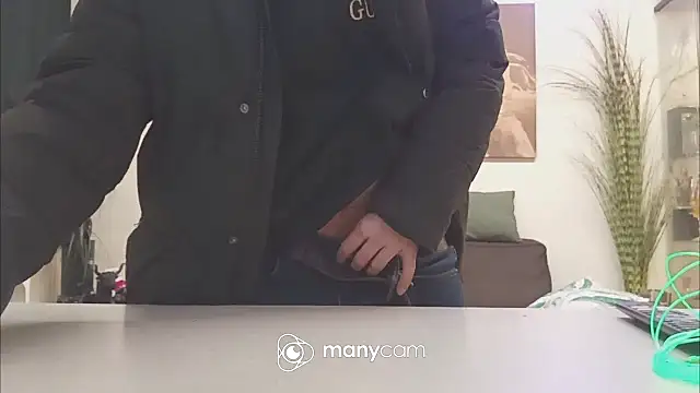 Snapshot of der_dino30 chatting on March 31, 2026, 10:45 pm der dino30 online show from March 31, 2026, 10:45 pm