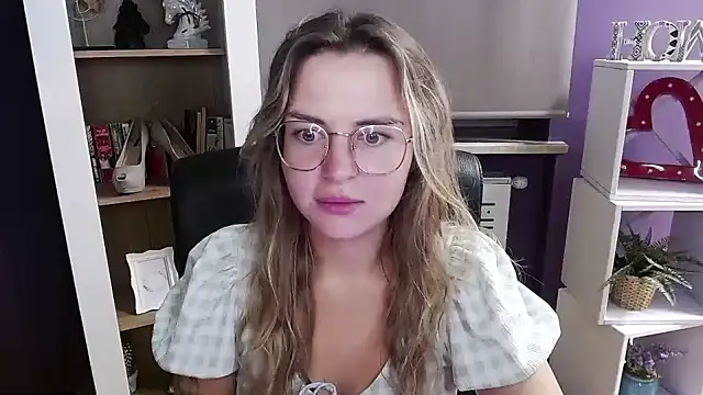 Zoey Erotic online show from October 10, 2025, 4:24 am