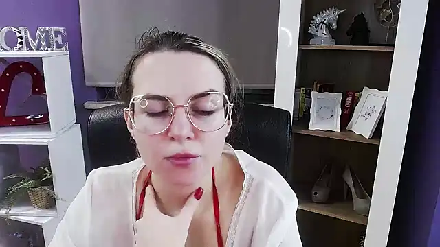 Zoey Erotic online show from December 22, 2025, 5:51 am