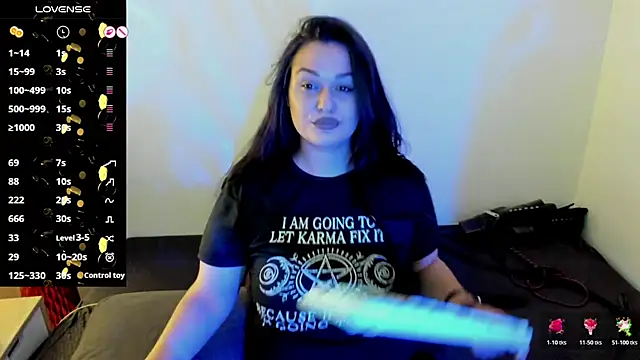 Laura sinner online show from June 15, 2026, 9:58 pm