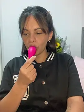 Snapshot of Kataliina chatting on March 19, 2025, 3:52 am Kataliina online show from March 19, 2025, 3:52 am