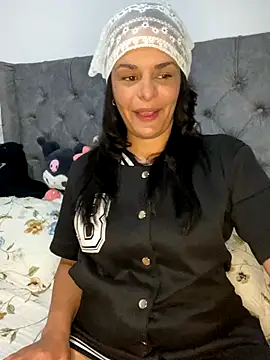 Snapshot of Kataliina chatting on November 30, 2025, 7:03 pm Kataliina online show from November 30, 2025, 7:03 pm