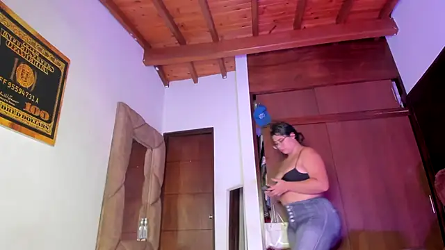 Snapshot of GiselReyes chatting on November 20, 2025, 3:51 am GiselReyes online show from November 20, 2025, 3:51 am