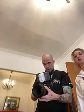 Elnonoykeila77 online show from April 2, 2026, 3:51 pm