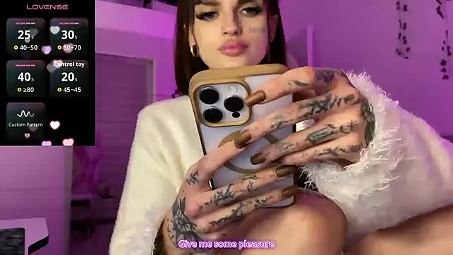 Snapshot of AkumaAmai chatting on October 9, 2025, 7:03 pm AkumaAmai online show from October 9, 2025, 7:03 pm