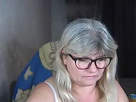 Snapshot of Diana_49 chatting on November 10, 2025, 10:53 am Diana 49 online show from November 10, 2025, 10:53 am