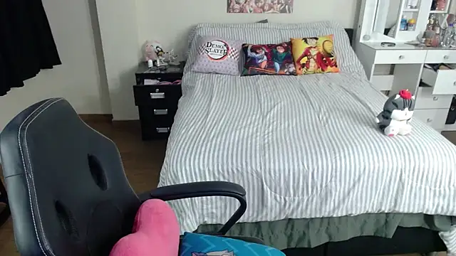 kittykat18x online show from November 11, 2025, 6:47 pm