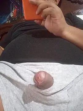 Snapshot of C4RL170S chatting on April 13, 2026, 11:31 pm C4RL170S online show from April 13, 2026, 11:31 pm