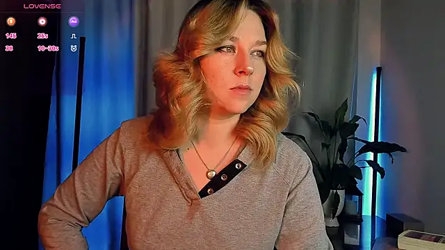 Snapshot of 5_in_one chatting on December 20, 2025, 3:42 am 5 in one online show from December 20, 2025, 3:42 am