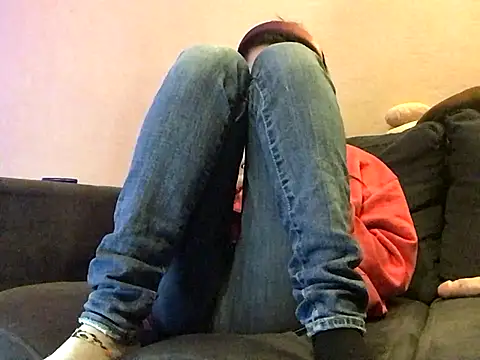 Snapshot of LovelyMoustache chatting on December 15, 2025, 10:37 pm LovelyMoustache online show from December 15, 2025, 10:37 pm