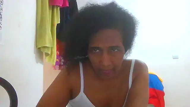 Snapshot of Aishamara chatting on October 8, 2025, 7:25 pm Aishamara online show from October 8, 2025, 7:25 pm