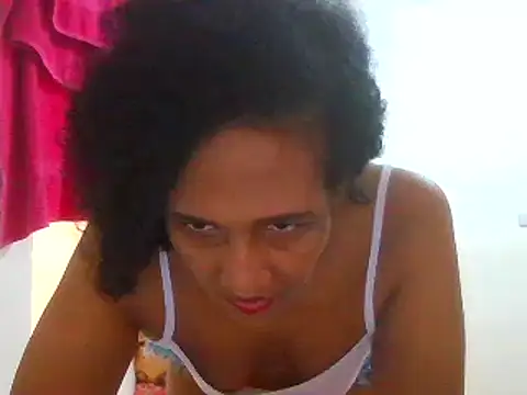 Snapshot of Aishamara chatting on March 19, 2025, 4:02 pm Aishamara online show from March 19, 2025, 4:02 pm