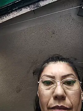 LaInsaciableIntensa online show from November 19, 2025, 9:04 pm