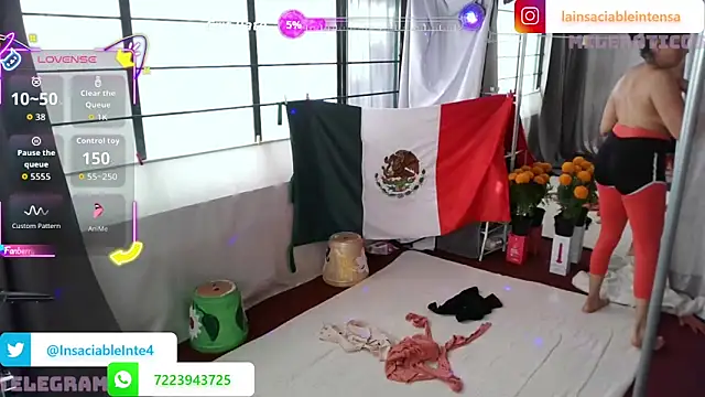 LaInsaciableIntensa online show from November 1, 2025, 2:33 pm