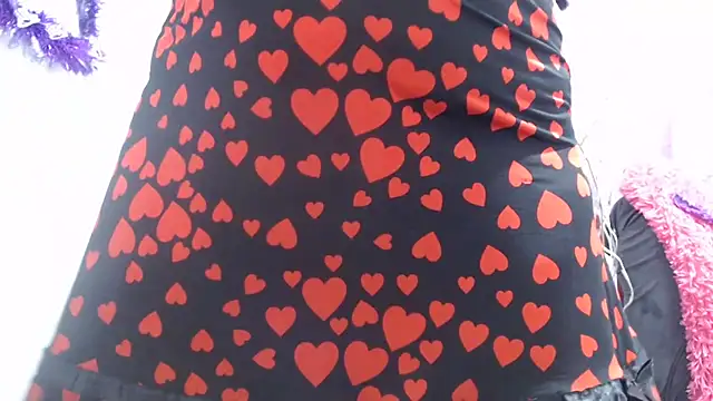 Snapshot of heyline_milf chatting on November 27, 2025, 3:45 pm heyline milf online show from November 27, 2025, 3:45 pm