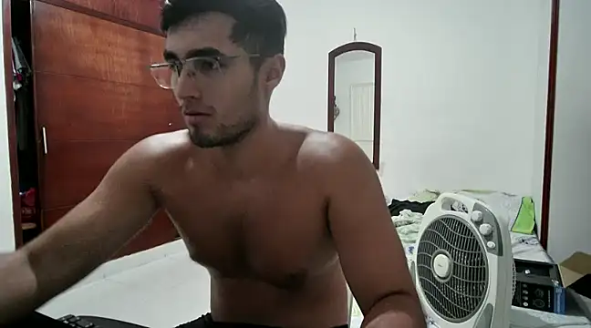 Snapshot of lechero226 chatting on December 31, 2024, 4:27 am lechero226 online show from December 31, 2024, 4:27 am