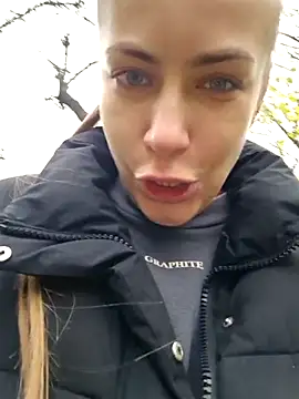 Keli Jessi online show from November 7, 2025, 1:37 pm