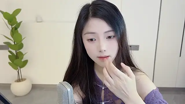 HaagenDazs  online show from March 12, 2025, 1:03 am