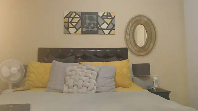 Creamyass22 online show from April 14, 2026, 4:12 pm