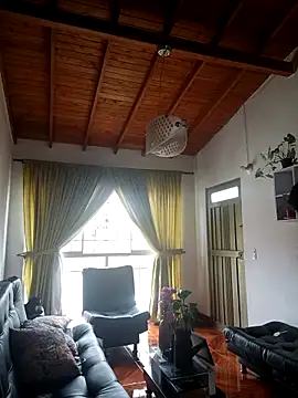 LunaZambrano online show from April 13, 2026, 4:00 pm