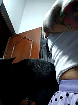 Snapshot of LunaZambrano chatting on November 21, 2025, 2:32 am LunaZambrano online show from November 21, 2025, 2:32 am