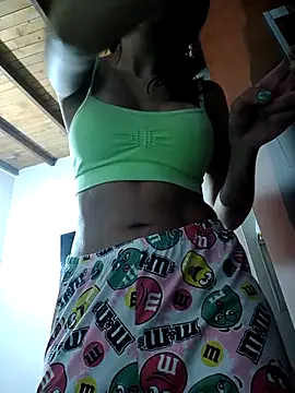 Snapshot of LunaZambrano chatting on November 10, 2025, 3:17 pm LunaZambrano online show from November 10, 2025, 3:17 pm