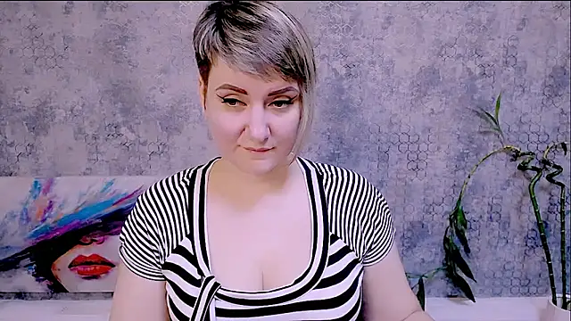 Snapshot of Djullia chatting on November 10, 2025, 12:54 pm Djullia online show from November 10, 2025, 12:54 pm