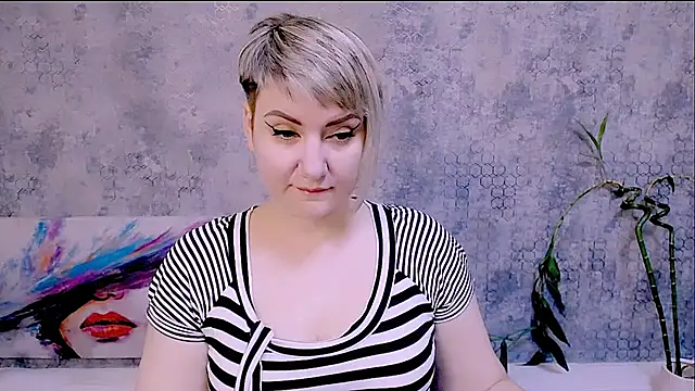 Snapshot of Djullia chatting on November 29, 2025, 6:13 am Djullia online show from November 29, 2025, 6:13 am