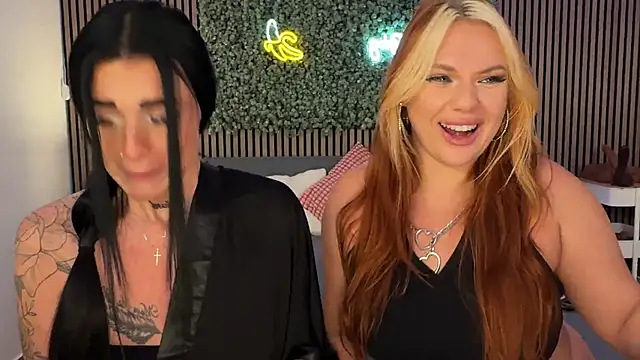 Snapshot of AnjaAmelia chatting on November 1, 2025, 8:03 pm AnjaAmelia online show from November 1, 2025, 8:03 pm