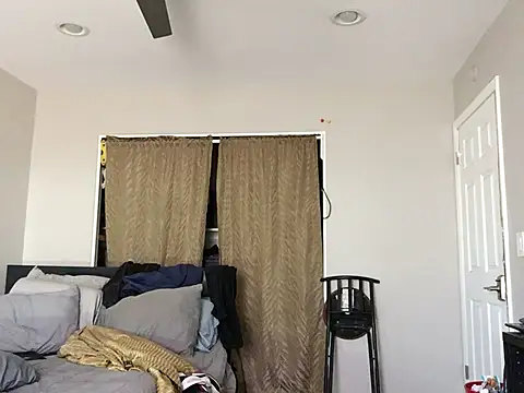 Londonfrotadejr online show from March 18, 2025, 4:06 pm