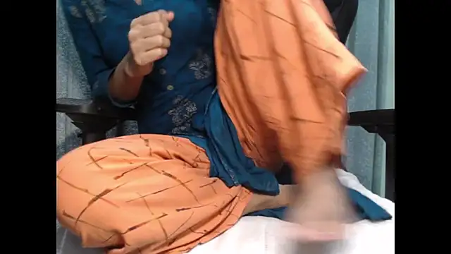 CuteRhea69 online show from April 7, 2026, 2:19 pm