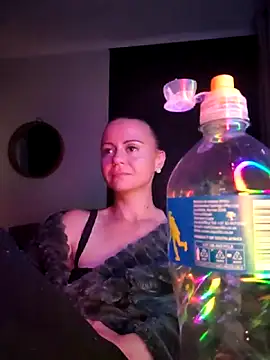 Snapshot of MrsBunnyBum chatting on April 15, 2026, 7:51 pm MrsBunnyBum online show from April 15, 2026, 7:51 pm