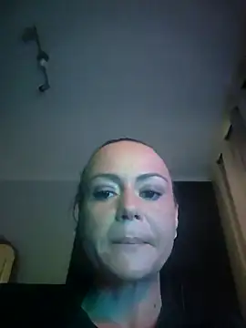 Snapshot of MrsBunnyBum chatting on April 12, 2026, 10:51 am MrsBunnyBum online show from April 12, 2026, 10:51 am