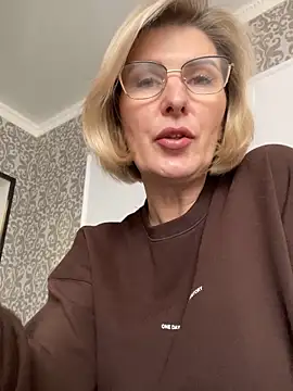 Snapshot of sensualEmilia chatting on February 25, 2026, 11:32 am sensualEmilia online show from February 25, 2026, 11:32 am