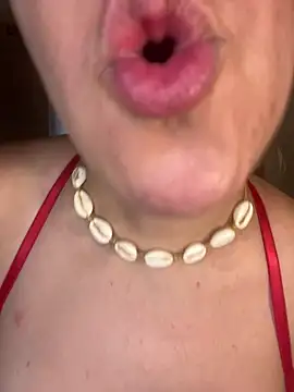 Snapshot of Antonellachic73 chatting on March 2, 2025, 2:08 am Antonellachic73 online show from March 2, 2025, 2:08 am