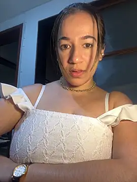 Snapshot of Antonellachic73 chatting on September 10, 2025, 12:20 am Antonellachic73 online show from September 10, 2025, 12:20 am