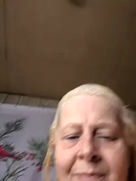 davisdesiresxh online show from December 5, 2025, 2:48 pm