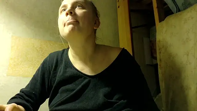 Snapshot of FrumCake chatting on December 15, 2025, 3:01 am FrumCake online show from December 15, 2025, 3:01 am