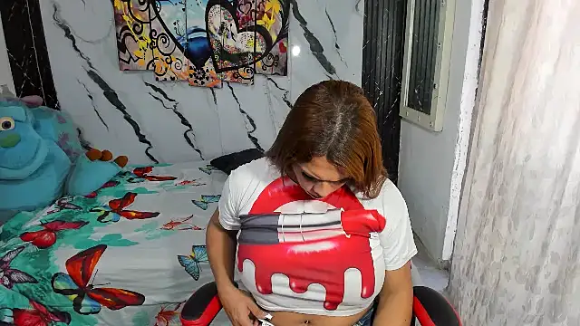 Snapshot of andromeda_xx chatting on November 4, 2025, 2:10 pm andromeda xx online show from November 4, 2025, 2:10 pm