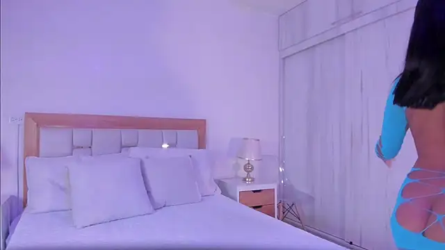 mia hank online show from March 31, 2026, 1:46 pm