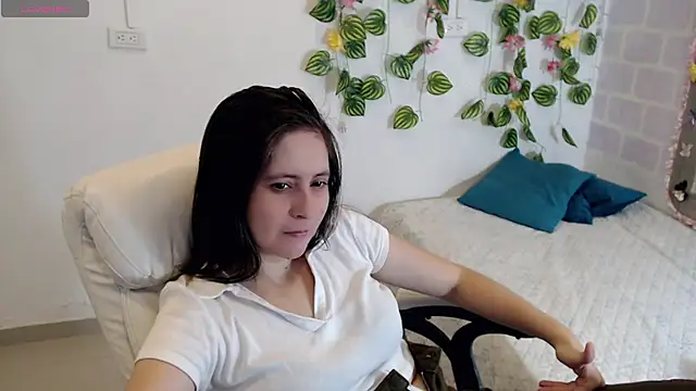 Snapshot of tania_sweet__ chatting on September 24, 2025, 2:45 pm tania sweet online show from September 24, 2025, 2:45 pm